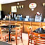 Super 8 By Wyndham Atlanta/Hartsfield Jackson Airport