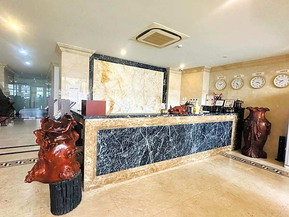 Aaron Riverview Hotel