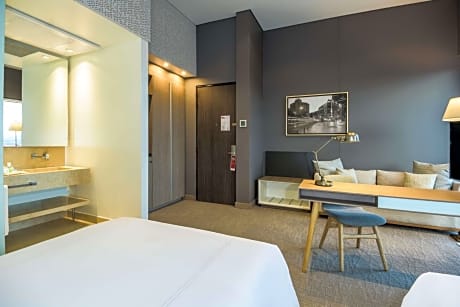 Superior Double or Twin Room Free Parking Promo with breakfast