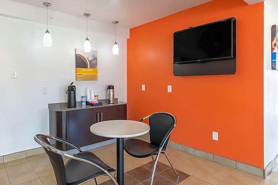 Studio 6-Bryan, TX - University Area