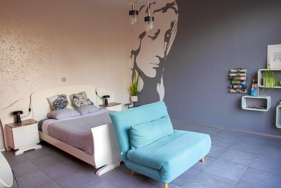 PLANT BASED b&b central Bruges