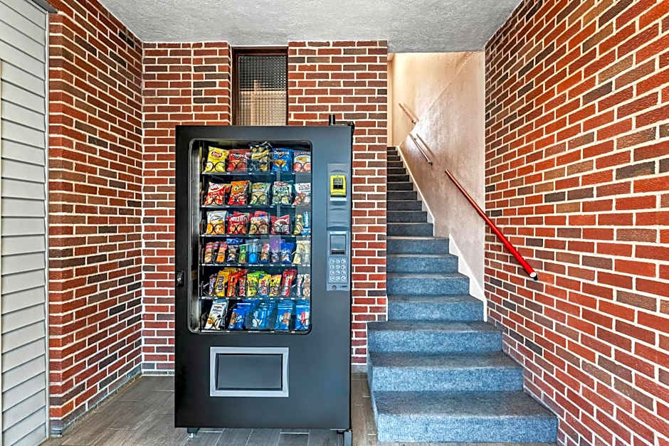 Econo Lodge Cranston - Providence