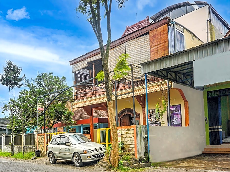 OYO Life 92568 Penginapan Joglo Syariah