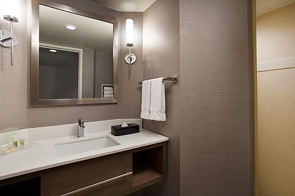 Holiday Inn Grand Rapids-Airport By IHG