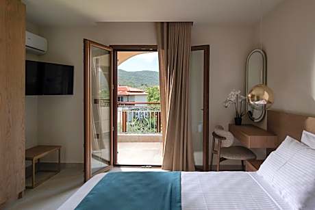 Deluxe King Suite