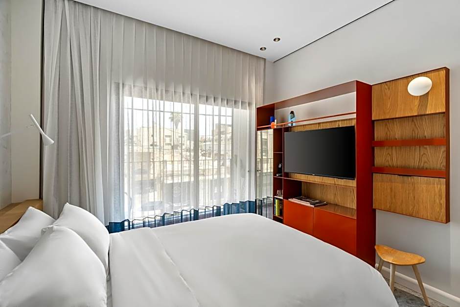 Hotel 48