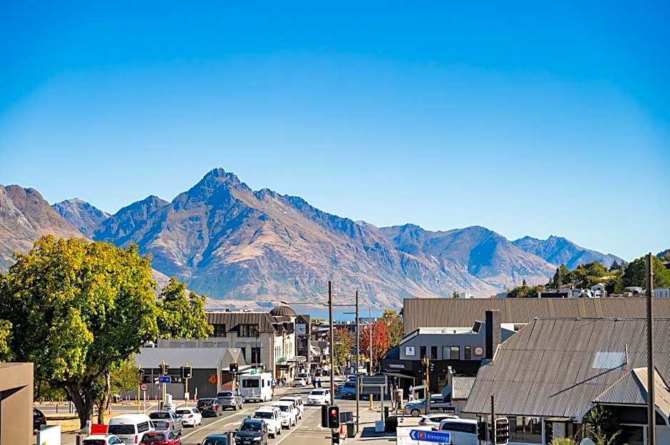 Luxe Suites & Apartments