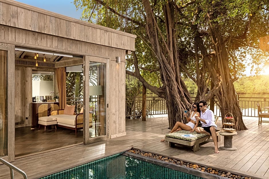 An Lam Retreats Saigon River