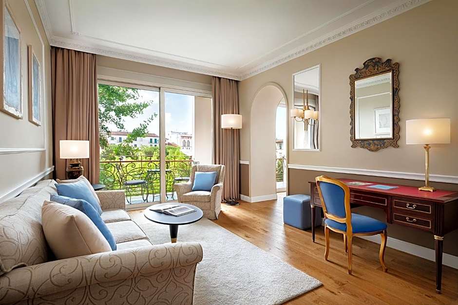 Sina Villa Medici, Autograph Collection by Marriott