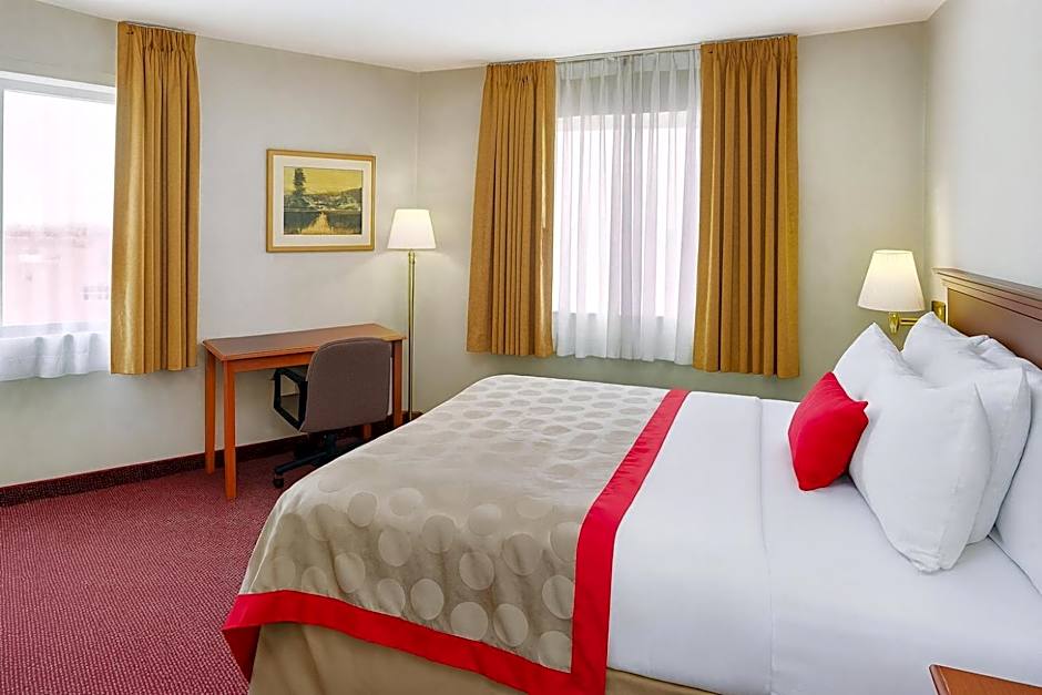 Ramada by Wyndham Hawthorne/LAX