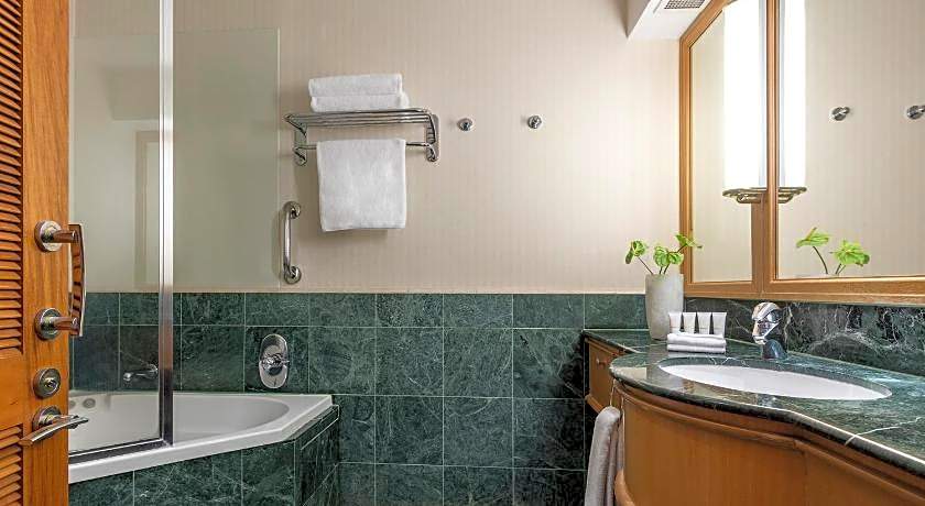 Oaks Gold Coast Hotel