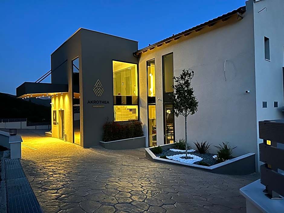 AKROTHEA suites & lounge