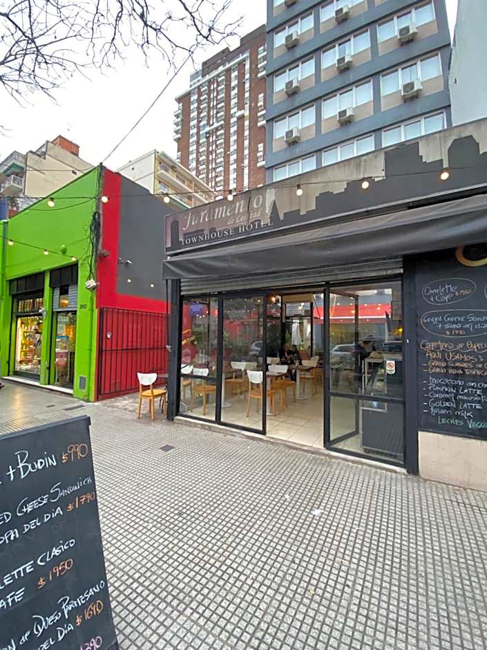 Juramento de Lealtad Townhouse Hotel