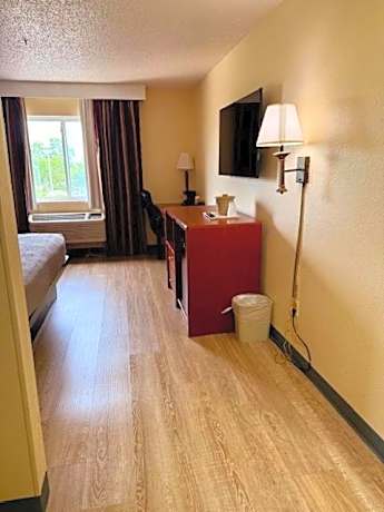 1 King Bed, Nonsmoking