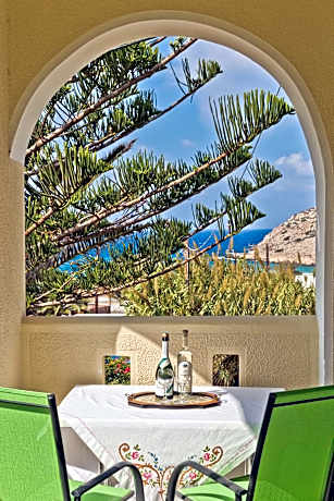 Montemar Studios & Apartments