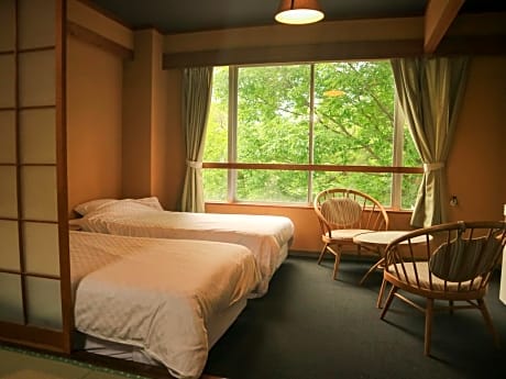 Modern Japanese-Style Twin Room