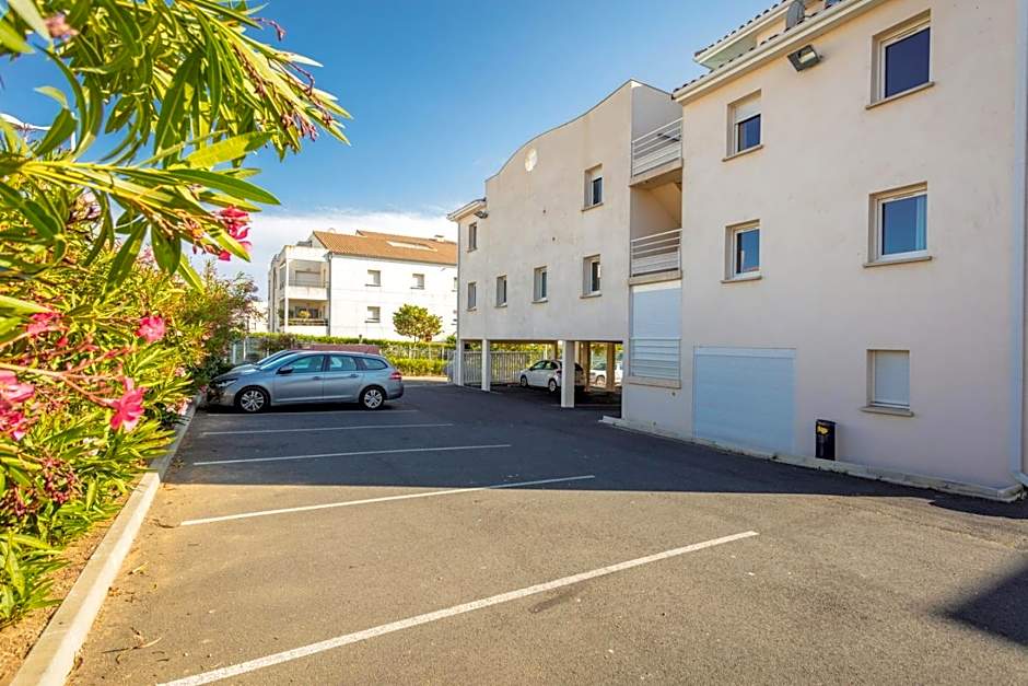 Hotel Grand Cap Rooftop Pool