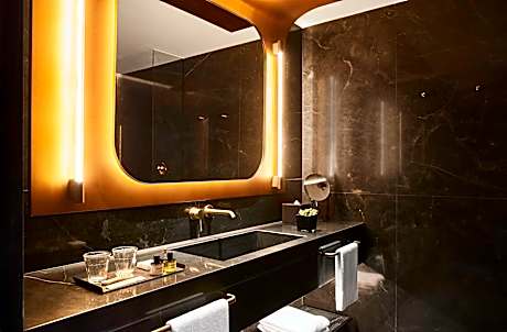 King Suite with City View