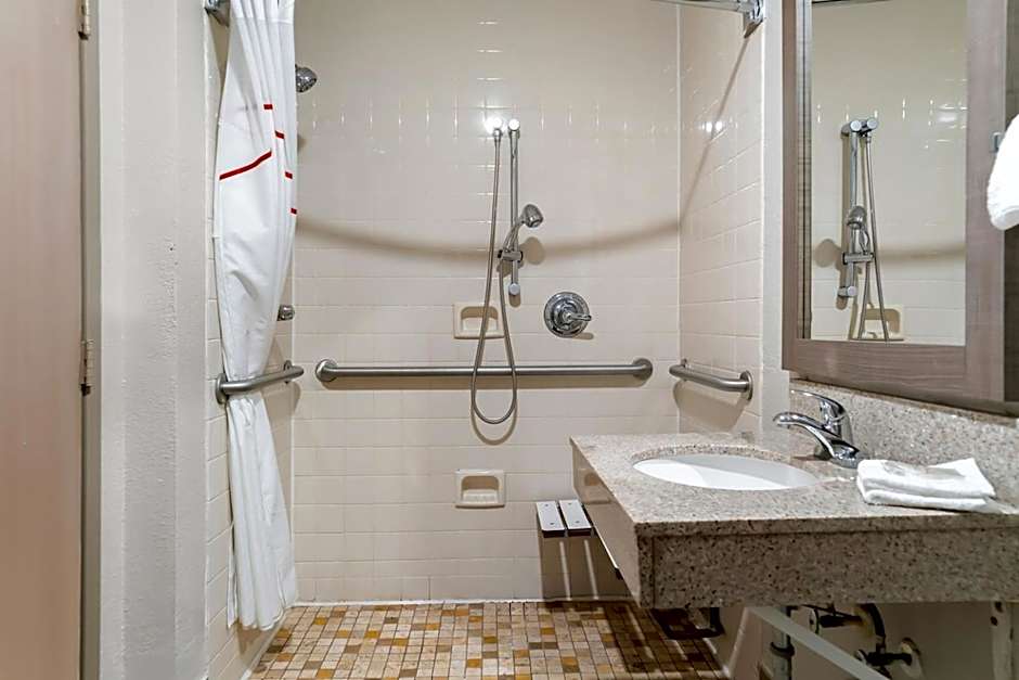 Red Roof Inn Auburn Hills