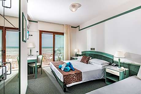 Standard Triple Room with Sea View