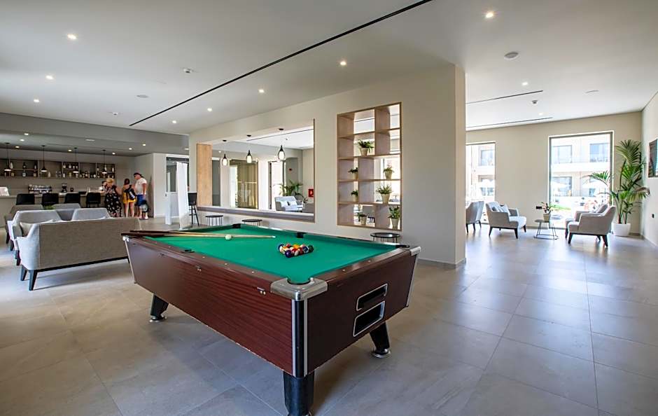 White Olive Elite Laganas