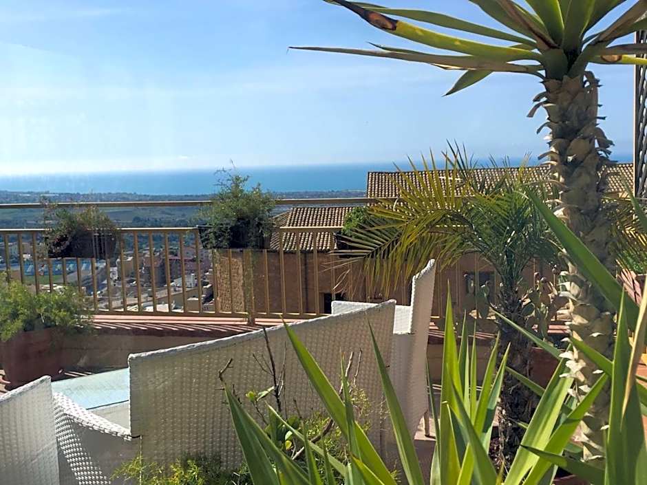 PortAtenea - Atenea Collection