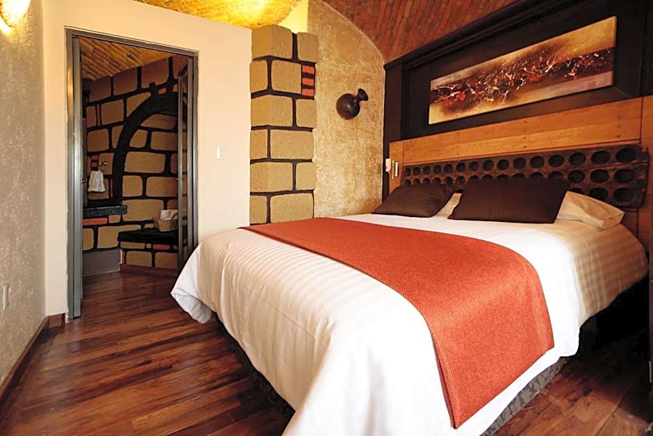 Aztic Hotel and Executive Suites