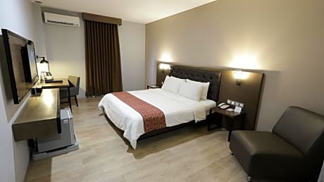 Deluxe Double or Twin Room