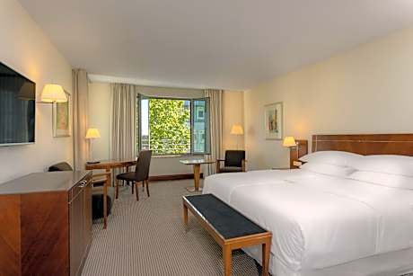Executive King Room