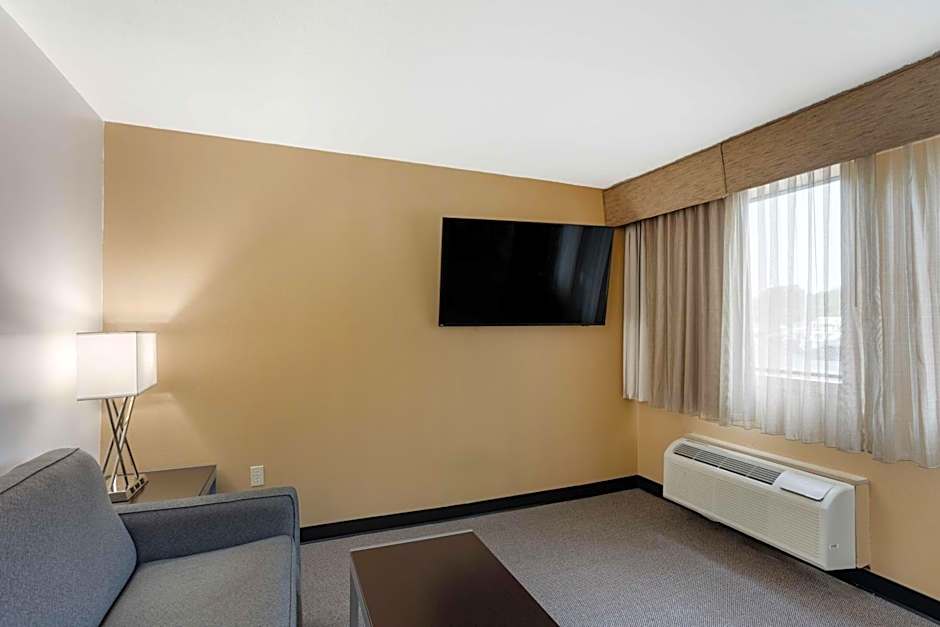 Best Western Plus Reading Inn & Suites