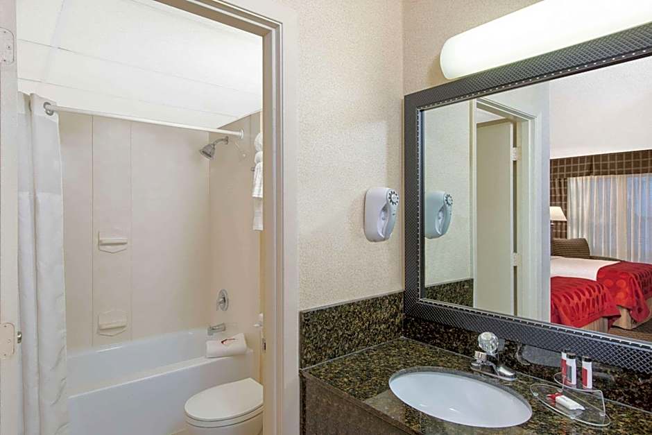 Ramada by Wyndham Midtown Grand Island