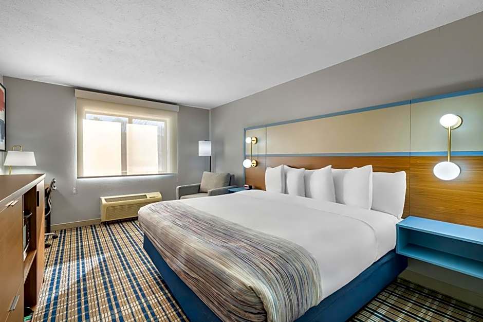 AmericInn by Wyndham Delafield