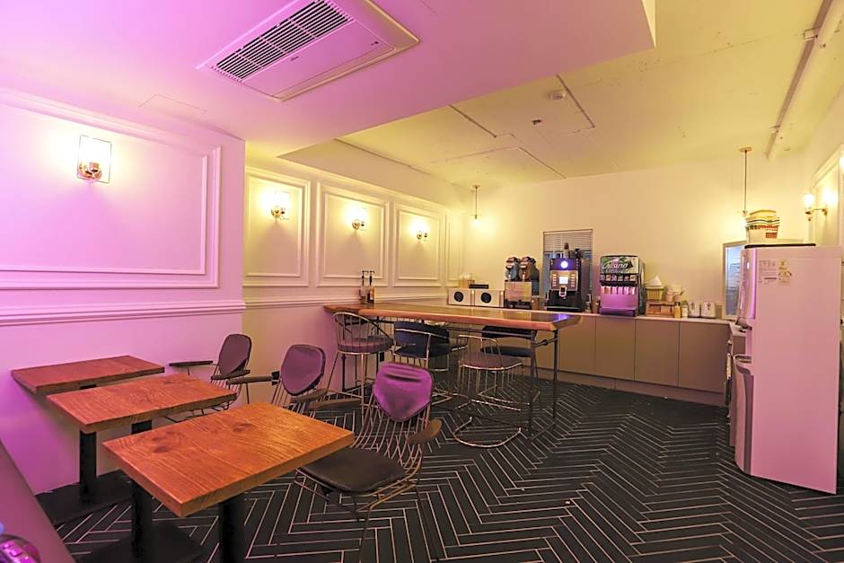 Guri Hotel in Cafe