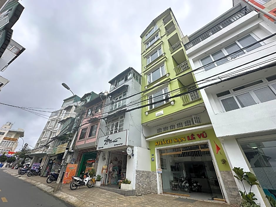 OYO 1196 Le Vu Hotel