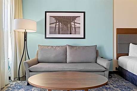 1 King Bed, Ocean View Suite, Non-Smoking