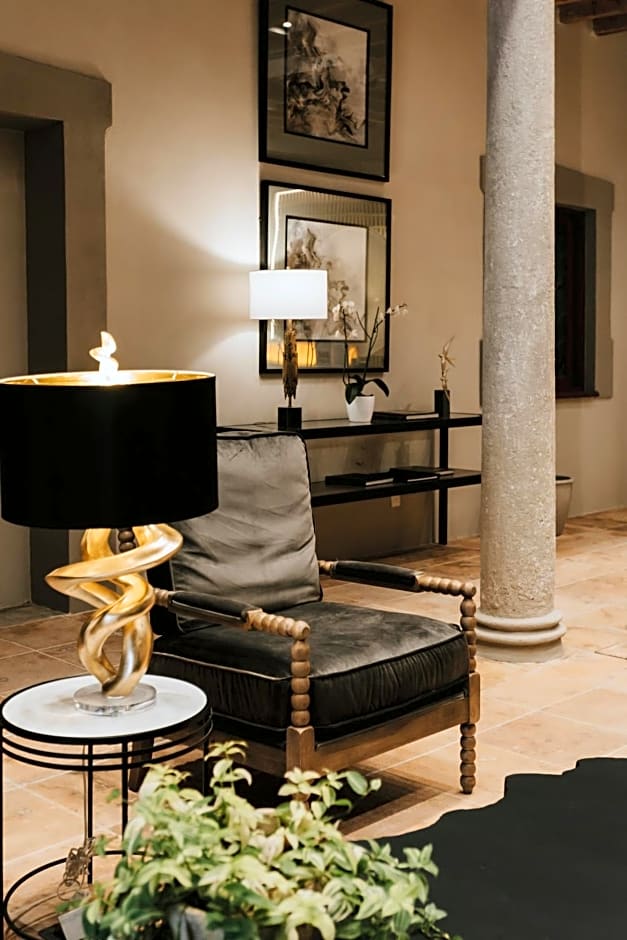 Hotel Dos Patios, Holistico Boutique & SPA