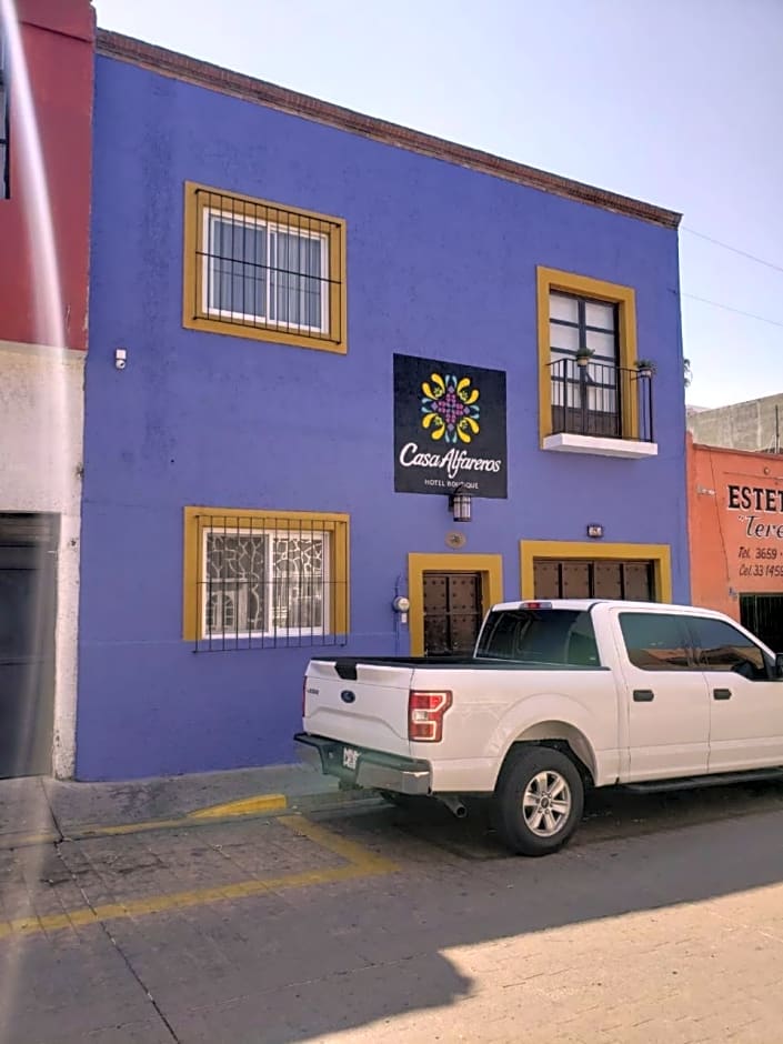 CASA ALFAREROS