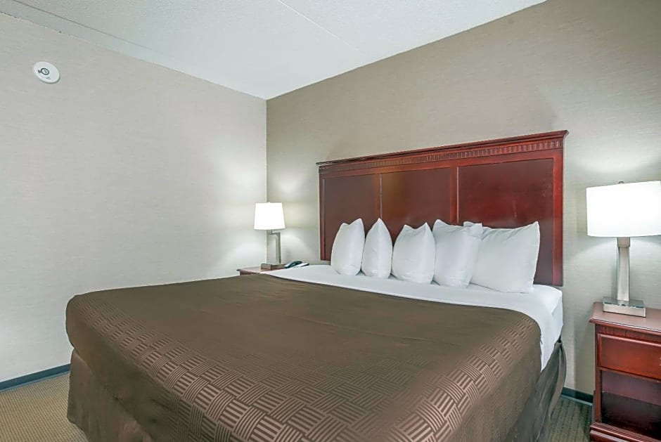 Clarion Inn and Suites Airport