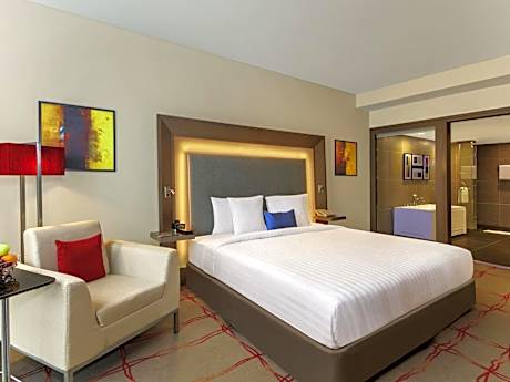 Master Suite with Separate Living Rooms and Bedroom, Jacuzzi and Premier Lounge Access -  20% Discount on Food & Beverage, Laundry and SPA