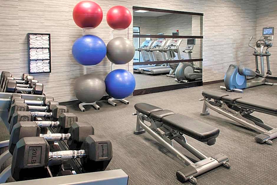 Courtyard by Marriott Newark Elizabeth