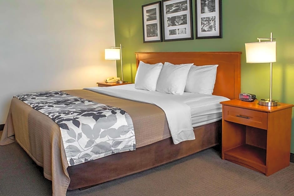 Sleep Inn & Suites Charles City