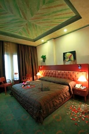 Deluxe Double Side Sea View with Balcony 