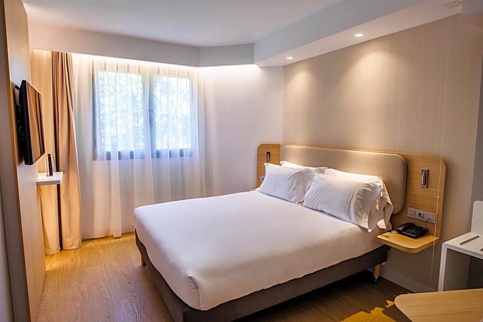 Foto 1 daripada 1 — 1 Queen Bed, Accessible