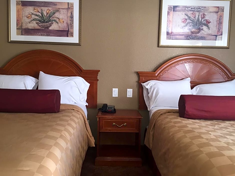 Thunderbird Lodge
