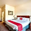 OYO Townhouse Clute Lake Jackson