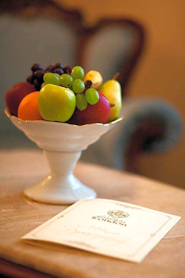 Grand Hotel London