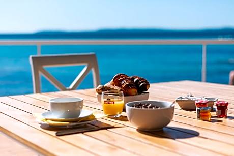 Deluxe Double or Twin Room with Sea View