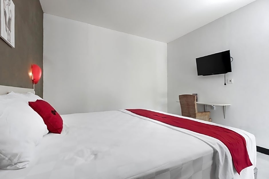 RedDoorz @ Jalan Bukit Keminting