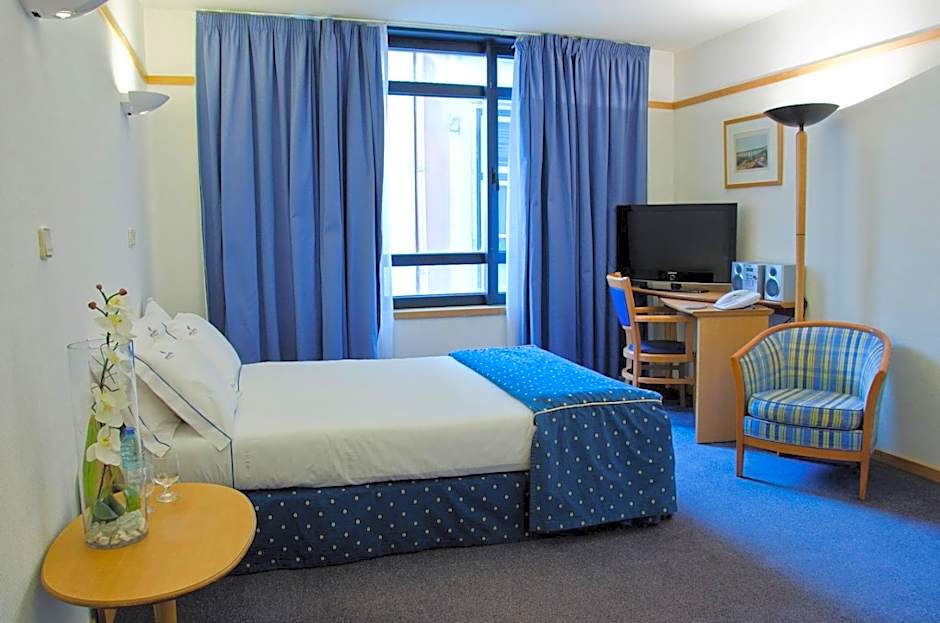 VIP Executive Eden Aparthotel