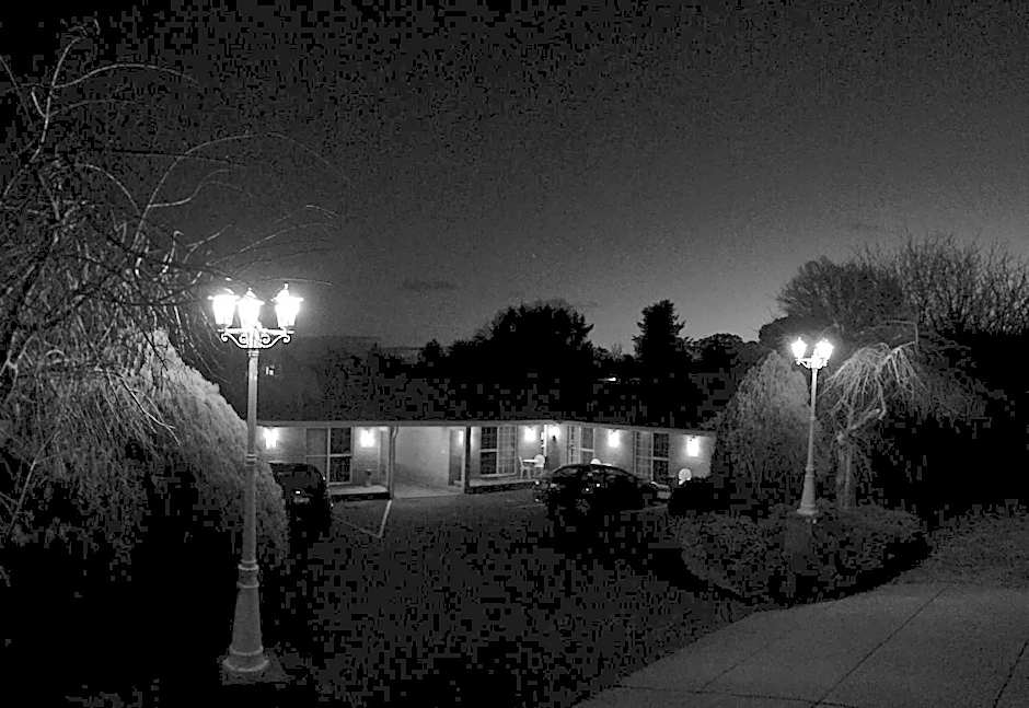 White Lanterns Motel